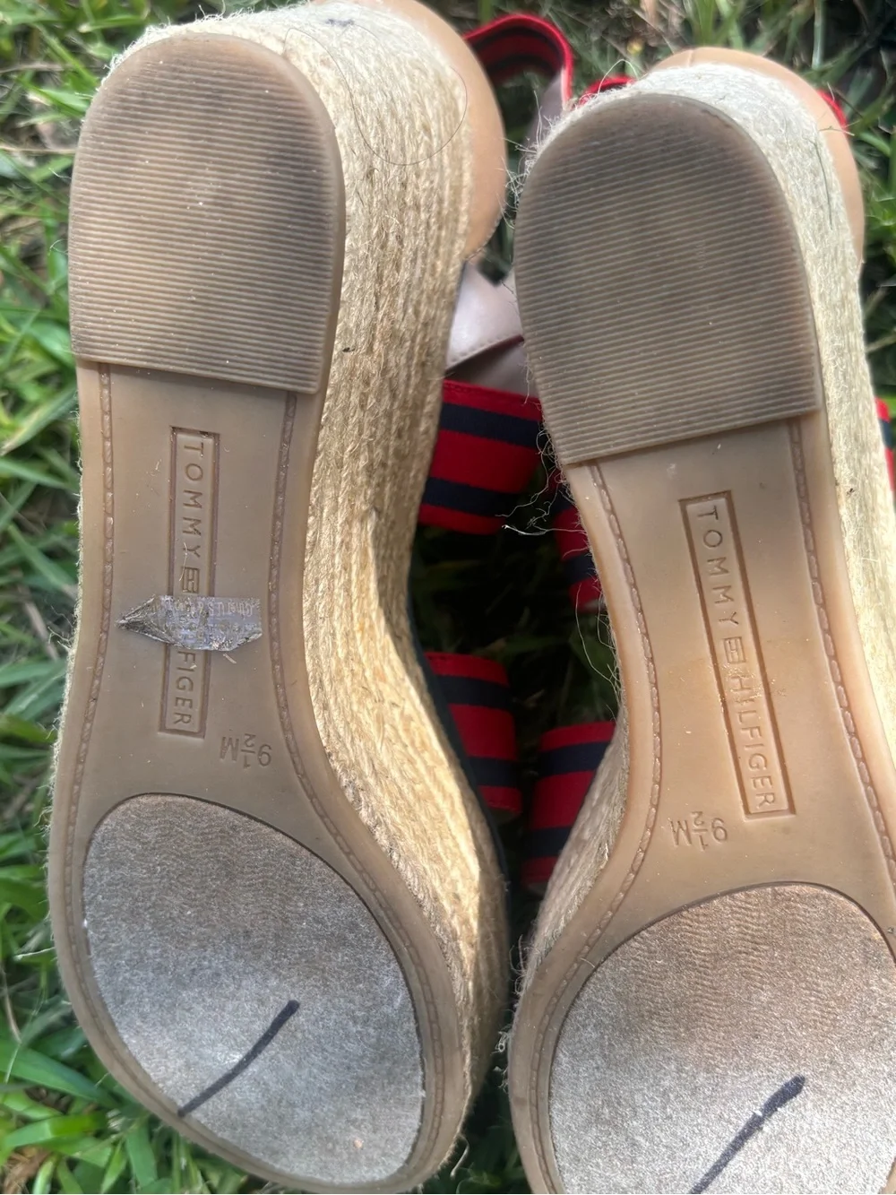 Tommy Hilfiger Red and Navy Striped Elastic Crossover Sandals Size 9.5